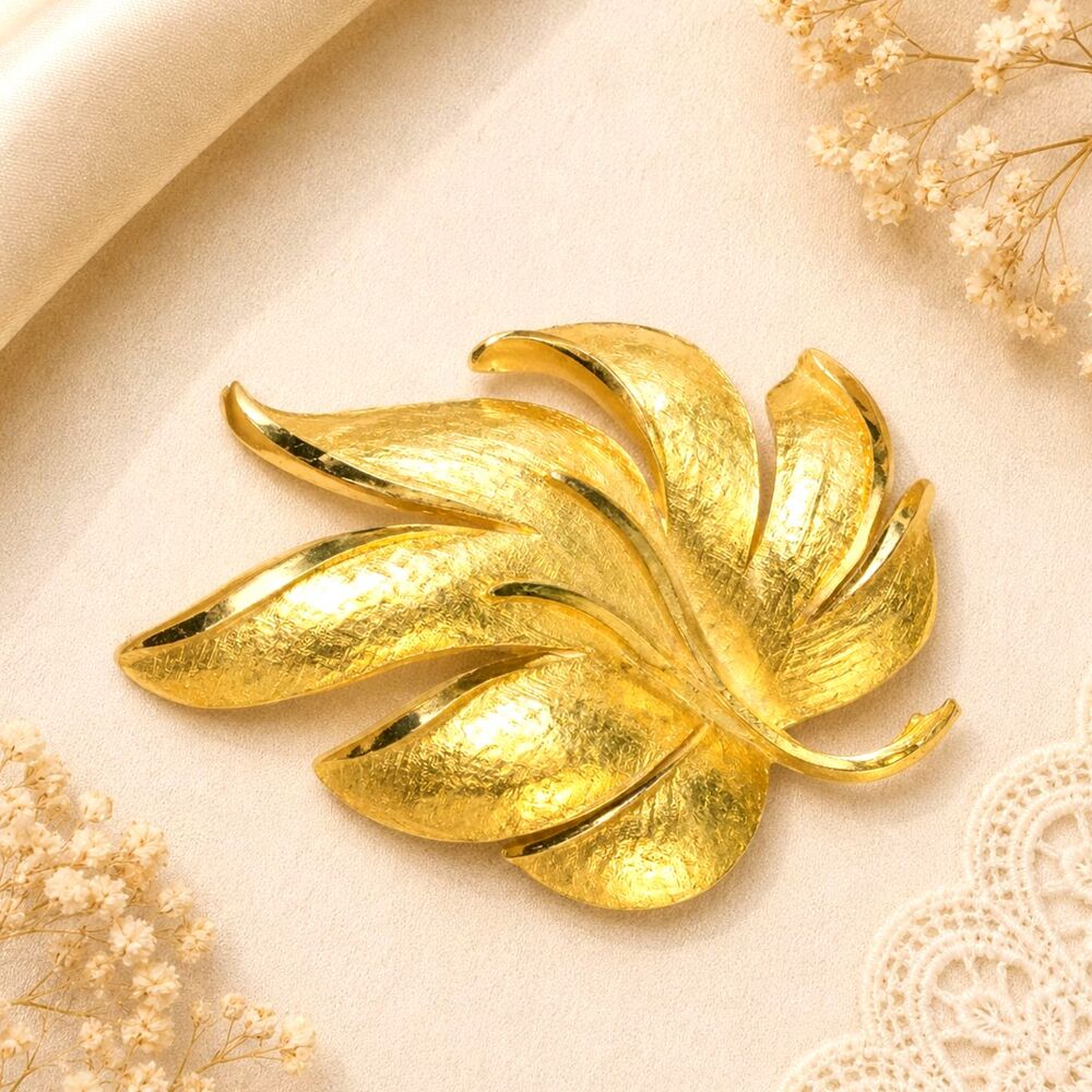 Da Vinci Vintage Golden Leaf Brooch